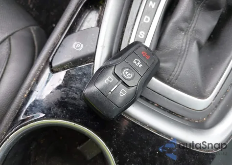 2016 Ford Fusion Titanium z USA, uszkodzony, nr VIN 3FA6P0K92GR186030